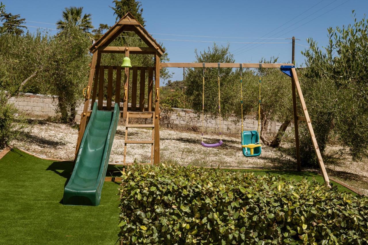 Lefkothea Villas With Large Pool, Bbq & Playground Adelianos Kampos Exteriér fotografie