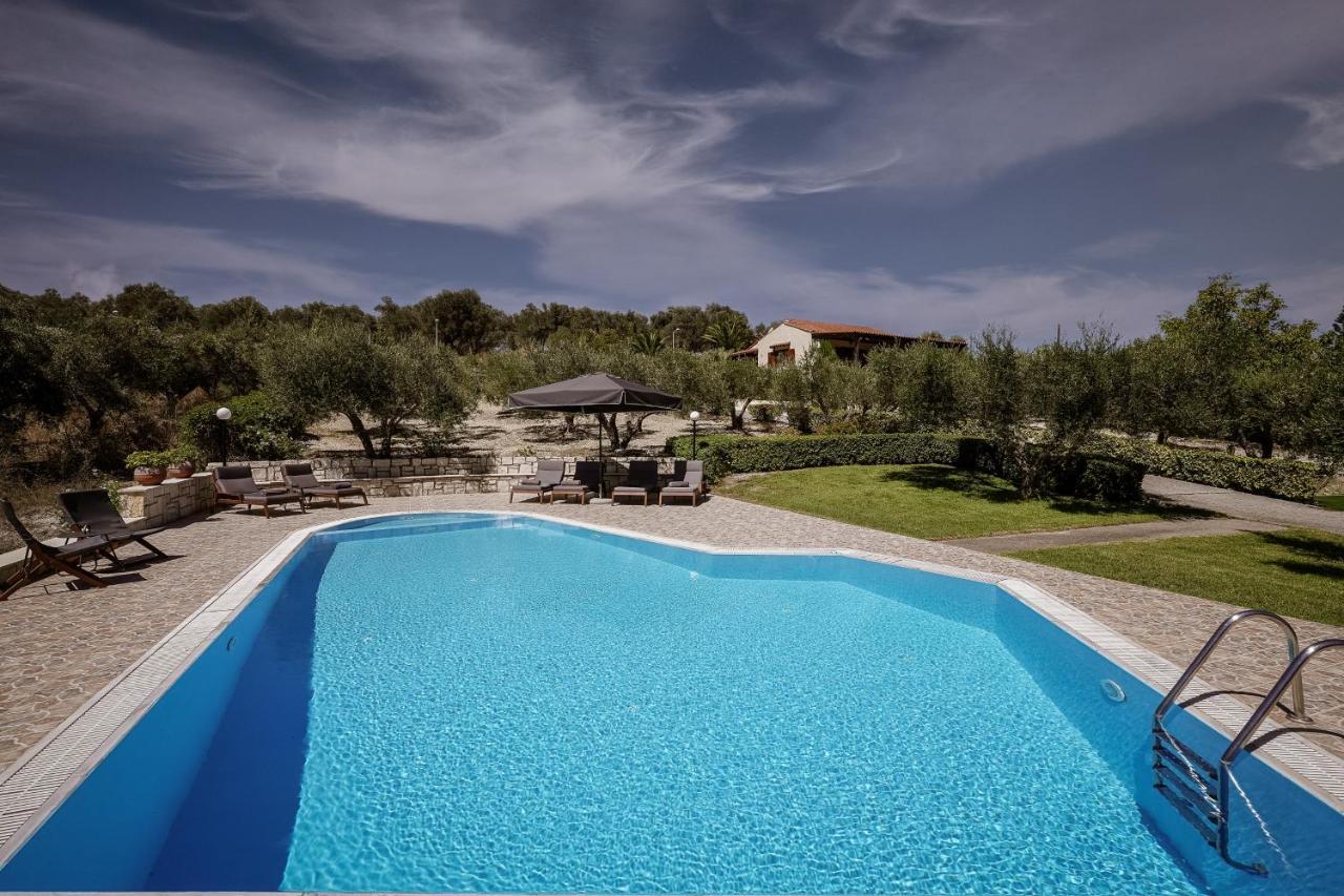 Lefkothea Villas With Large Pool, Bbq & Playground Adelianos Kampos Exteriér fotografie