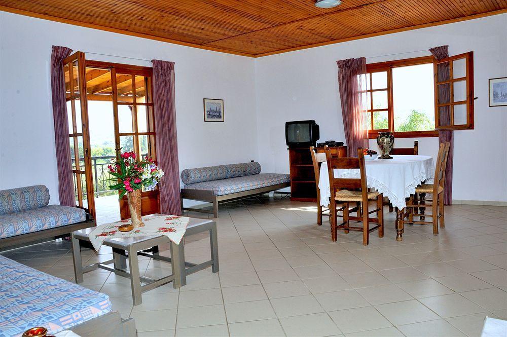 Lefkothea Villas With Large Pool, Bbq & Playground Adelianos Kampos Exteriér fotografie