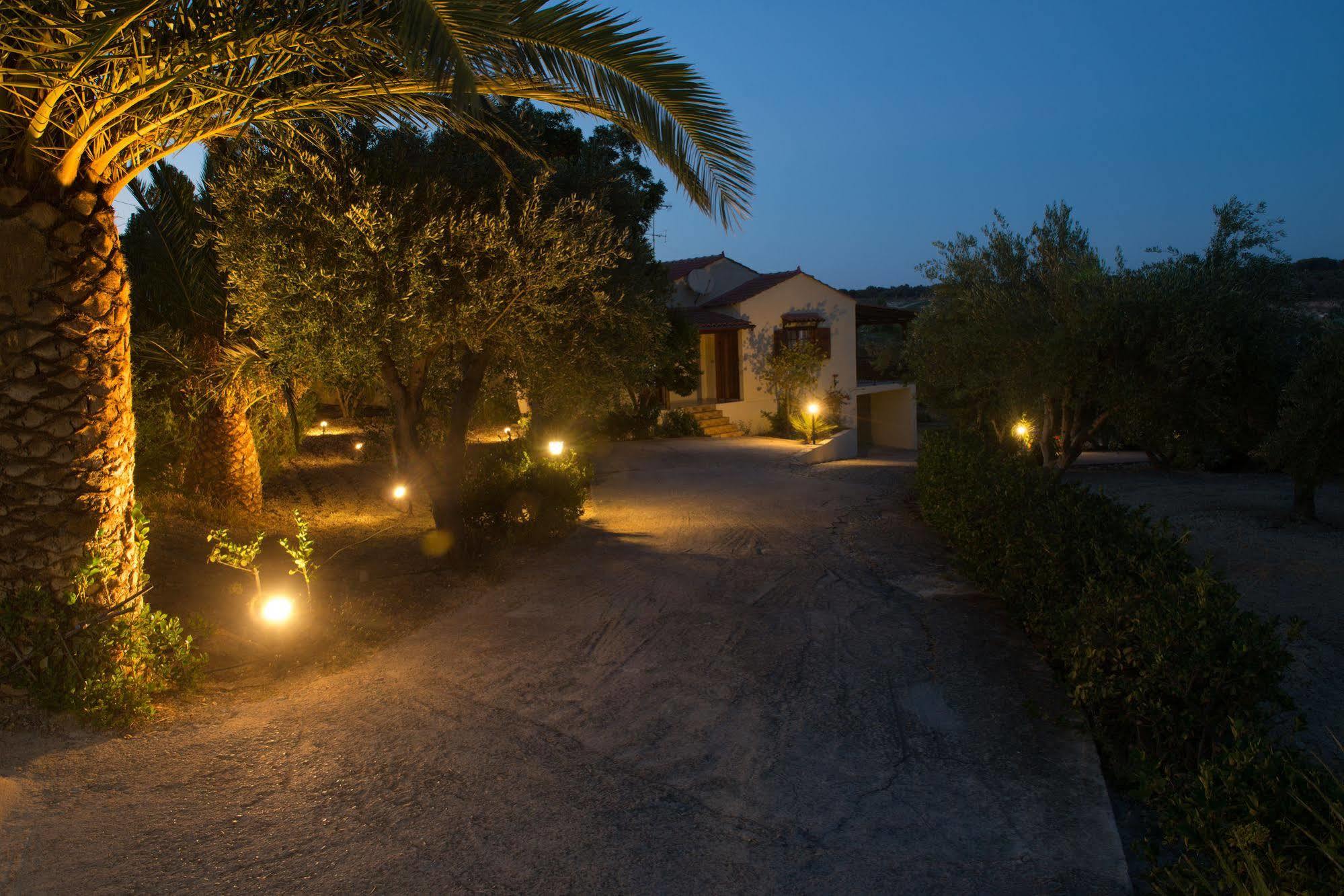 Lefkothea Villas With Large Pool, Bbq & Playground Adelianos Kampos Exteriér fotografie